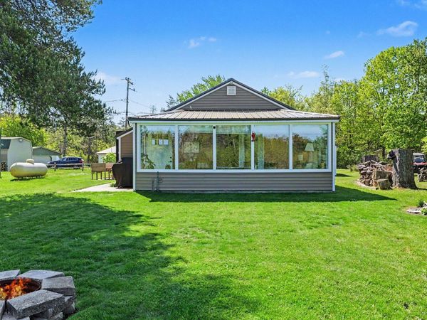 9326 Elizabeth Road, Houghton Lake, MI 48629