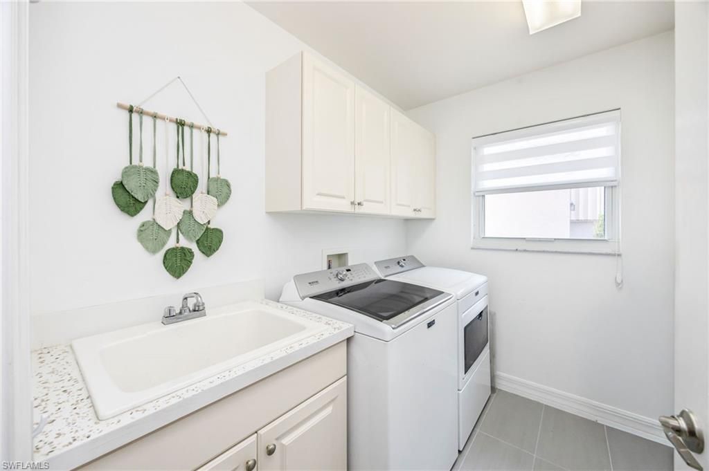 1671 Triangle Palm Ter, Naples, FL 34119 Photo