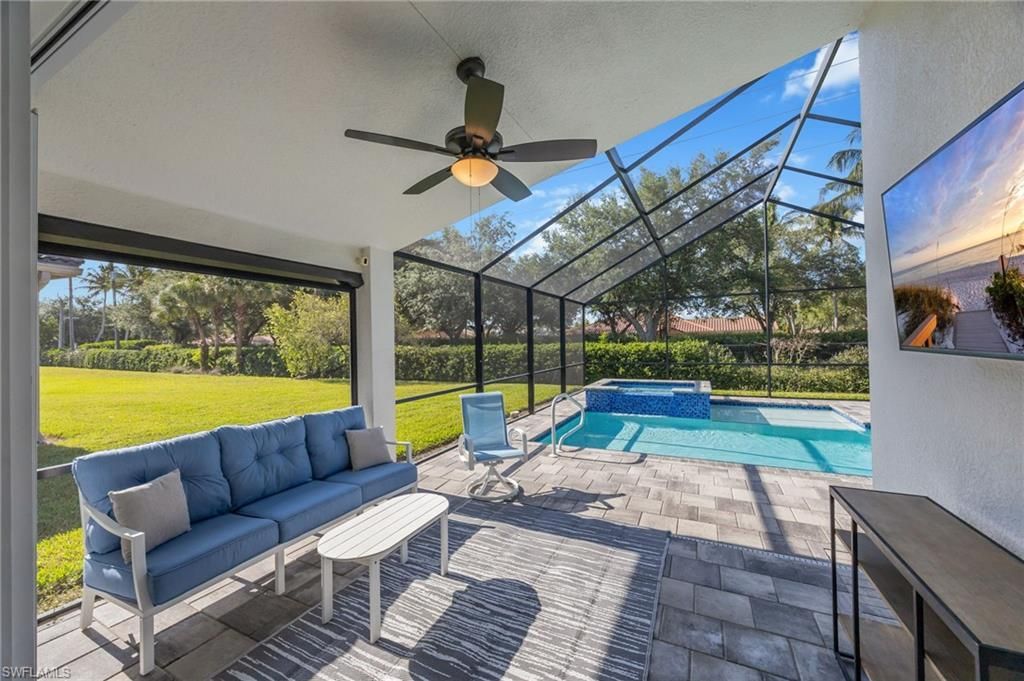 1671 Triangle Palm Ter, Naples, FL 34119 Photo