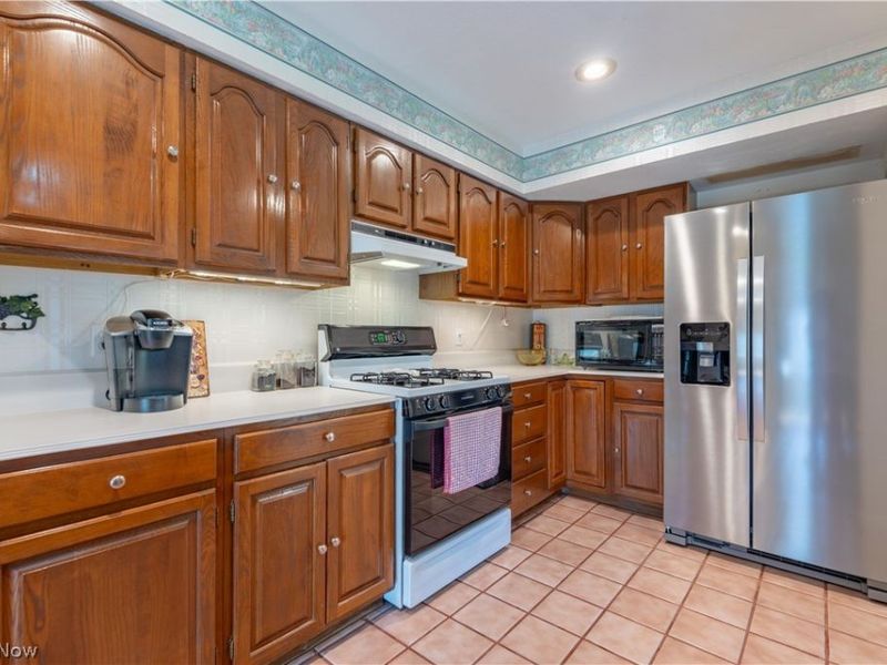 3445 Cornwall Drive , Canton, OH 44708 Photo 10