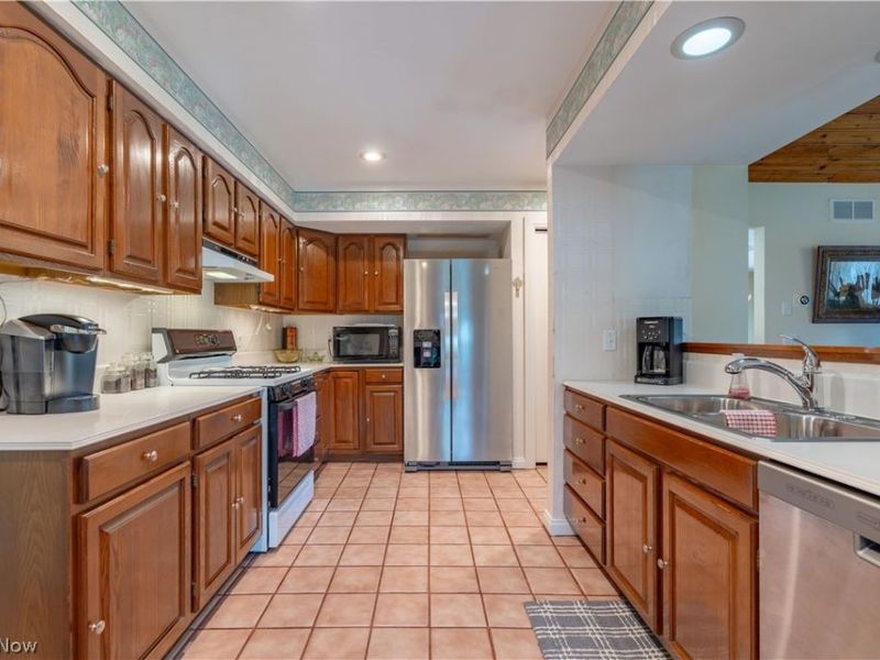 3445 Cornwall Drive , Canton, OH 44708 Photo 8