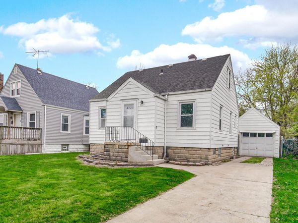 7613 Monroe Avenue , Hammond, IN 46324