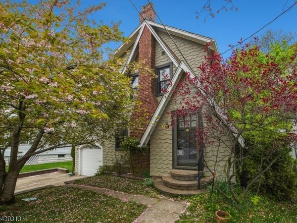 8 Brookside Pl, Livingston, NJ 07039