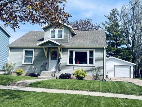 1126 TAFT AVENUE, Oshkosh, WI 54902
