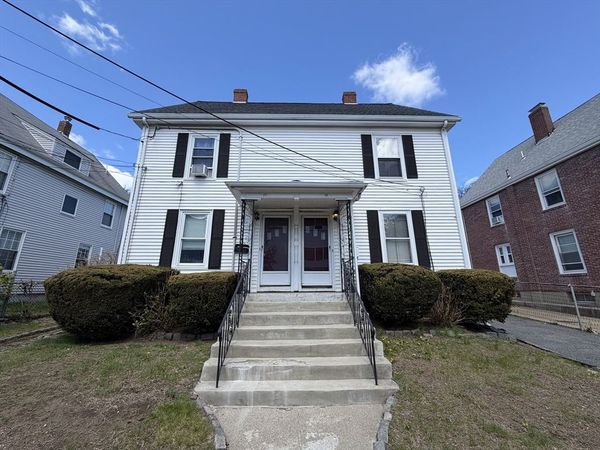 15 Clinton St, Unit 1, Newton, MA 02458