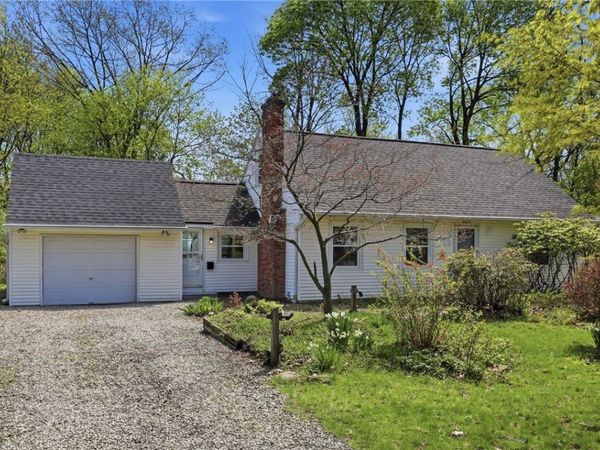 2632 Oakview Drive , Rochester, NY 14617