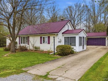 3287 Whitehaven Road , Grand Island, NY 14072