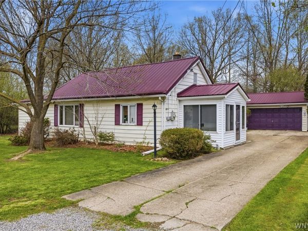 3287 Whitehaven Road , Grand Island, NY 14072
