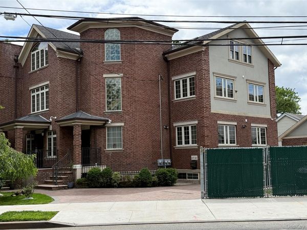 127-22 Kew Gardens Road , Kew Gardens, NY 11415