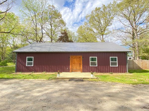 6035 N Hodges Drive, Monticello, IN 47960
