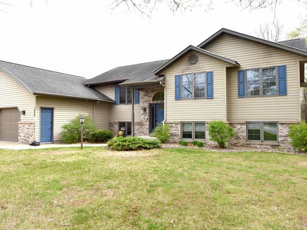1609 Burch Circle Drive, Necedah, WI 54646