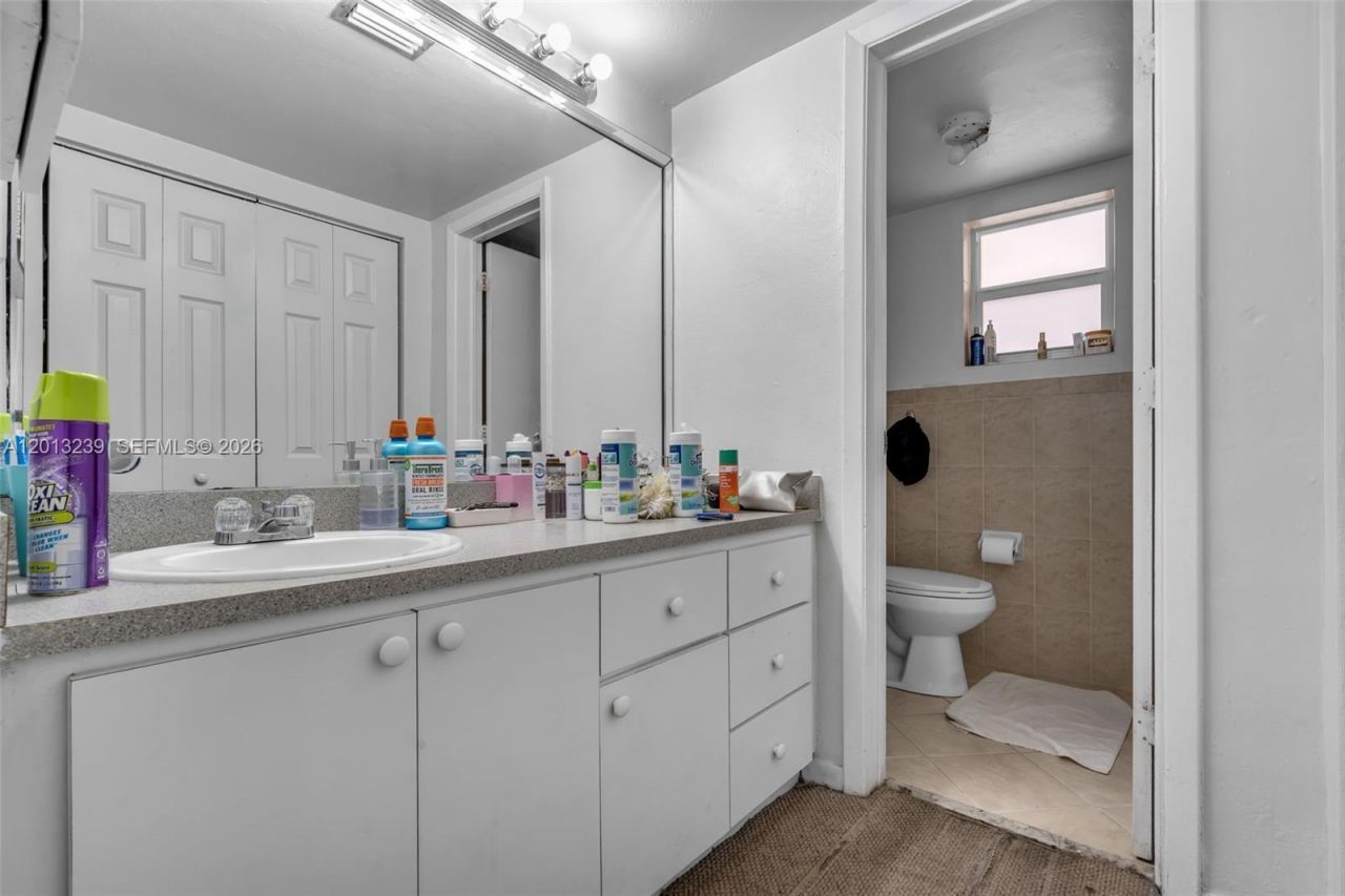7400 Miami Lakes Dr, Unit D205, Miami Lakes, FL 33014 Photo
