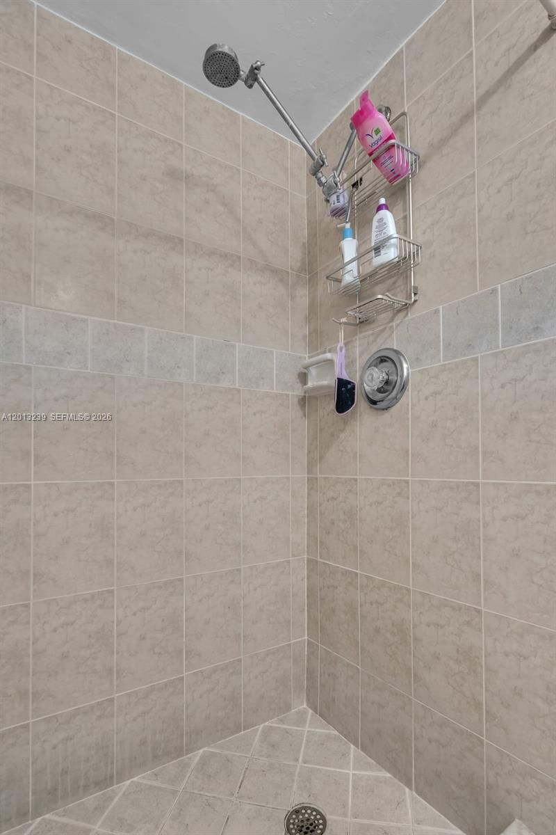 7400 Miami Lakes Dr, Unit D205, Miami Lakes, FL 33014 Photo