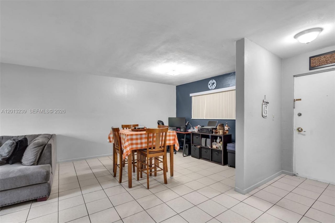 7400 Miami Lakes Dr, Unit D205, Miami Lakes, FL 33014 Photo