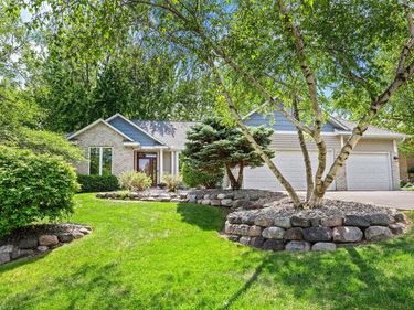 11272 Kenworth Lane, Lakeville, MN 55044