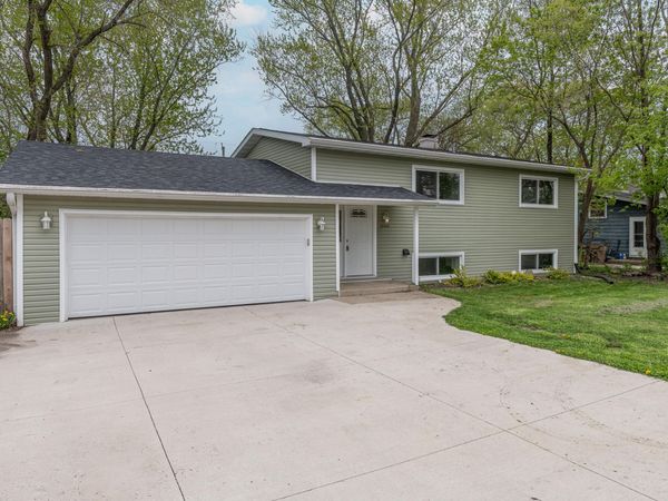12437 41st Ave, Pleasant Prairie, WI 53158