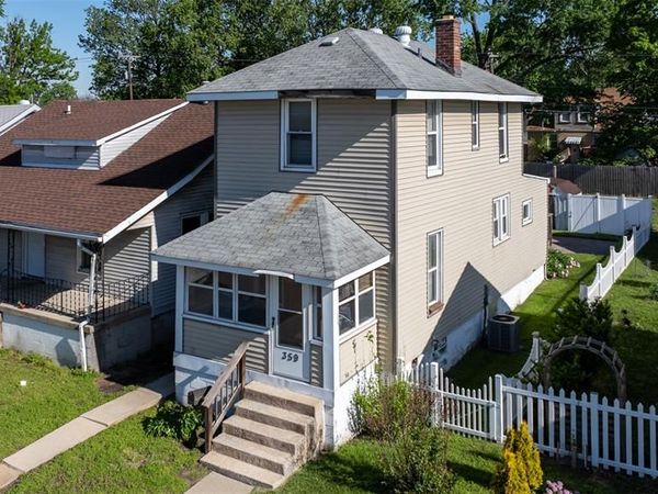 359 E Penning Avenue, Wood River, IL 62095