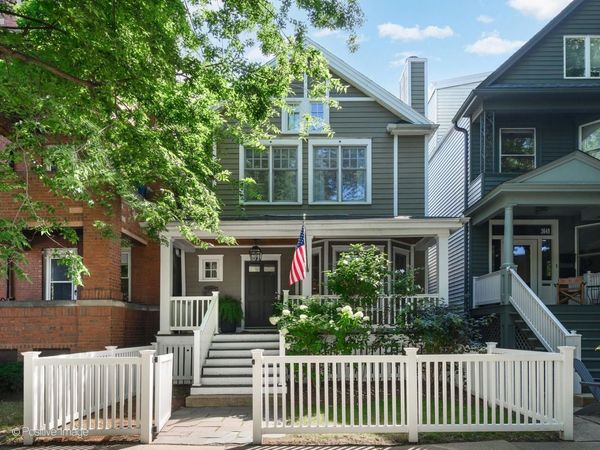 3653 N Bosworth Avenue , Chicago, IL 60613