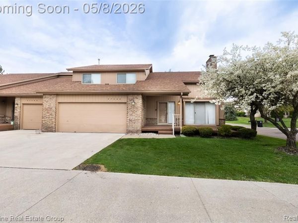 37468 N Laurel Park Drive, Livonia, MI 48152