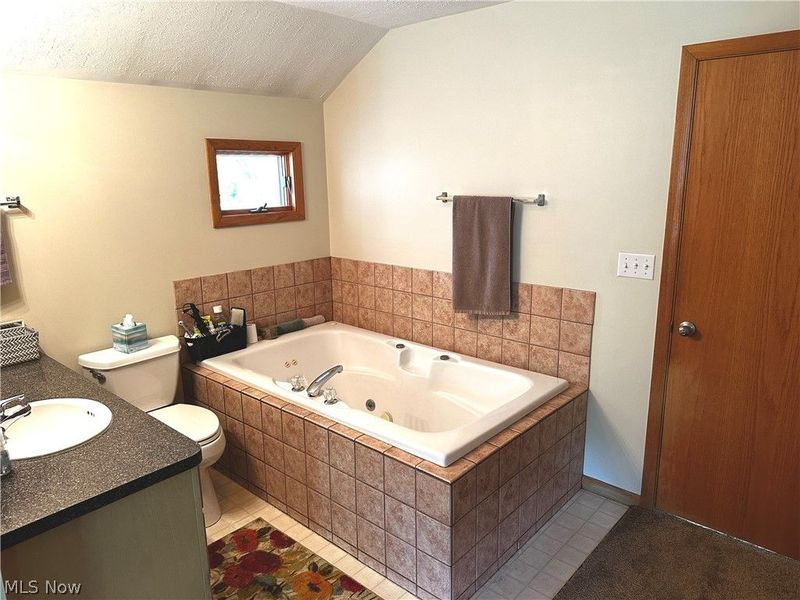 391 Centennial Drive, Vienna, OH 44473 Photo 20