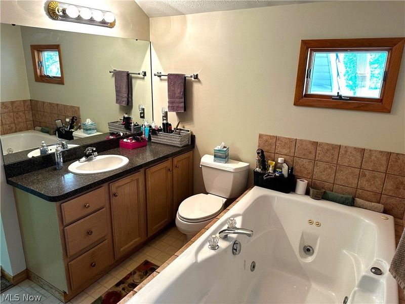 391 Centennial Drive, Vienna, OH 44473 Photo 21