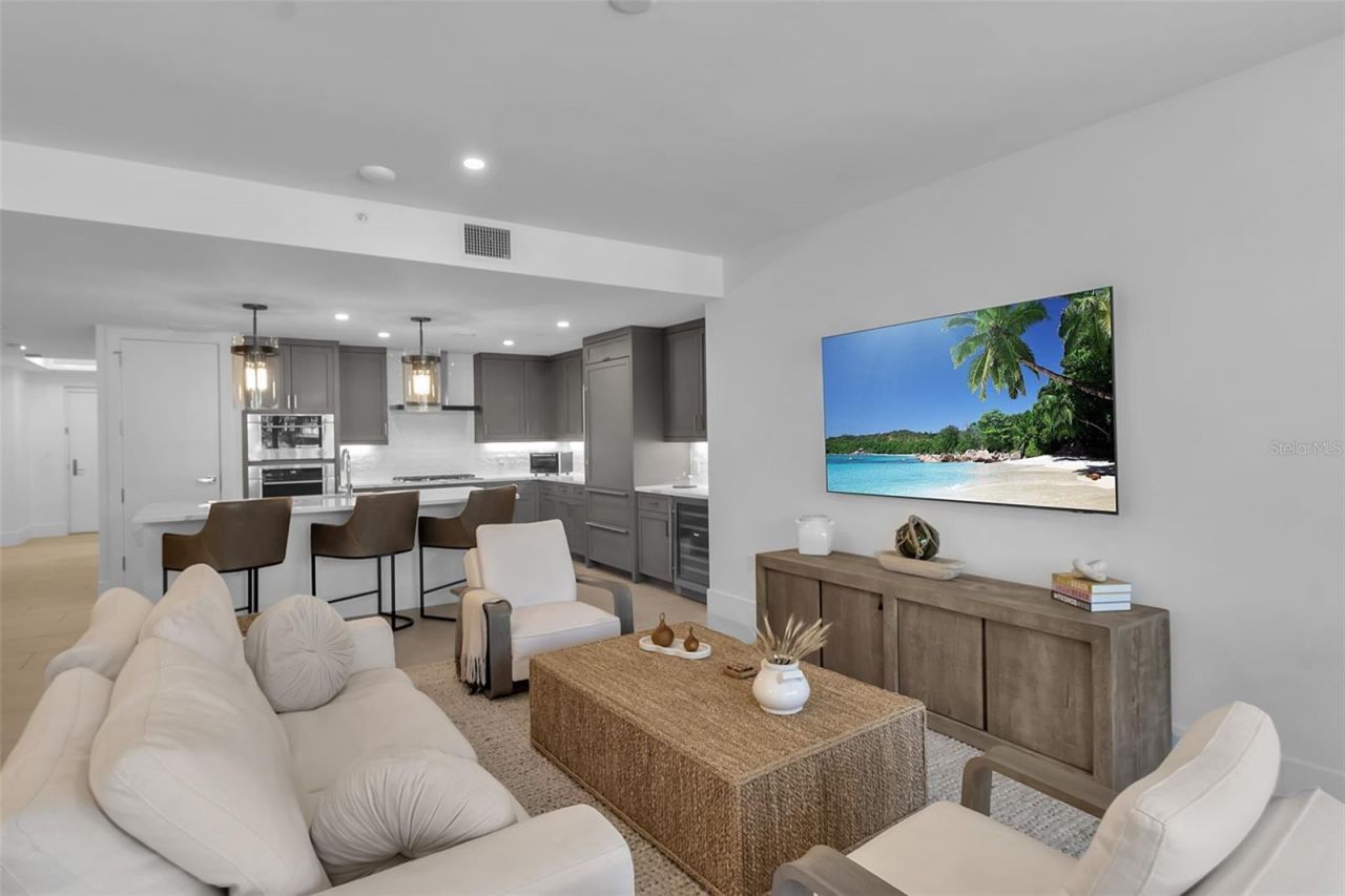 1035 Seaside Drive, Unit 308, Sarasota, FL 34242 Photo