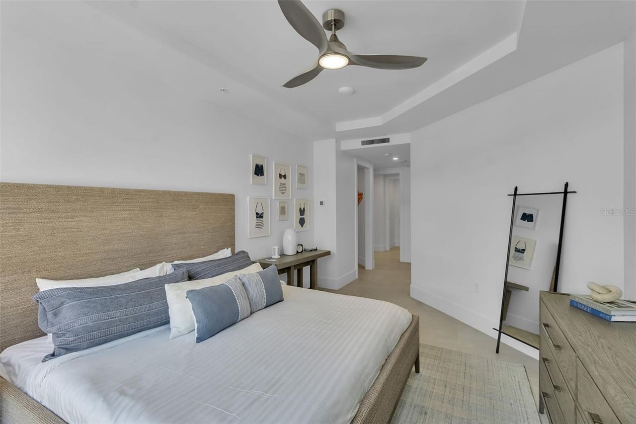 1035 Seaside Drive, Unit 308, Sarasota, FL 34242 Photo