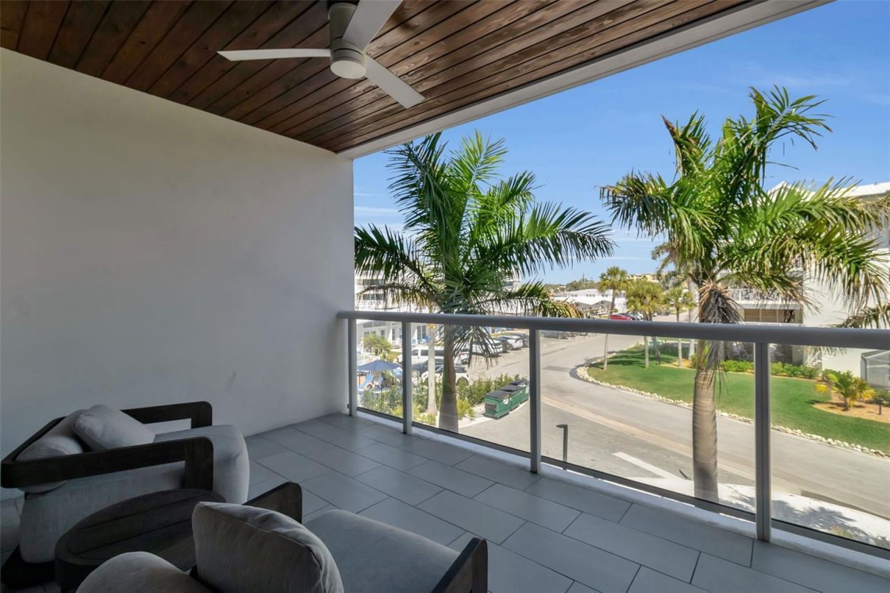 1035 Seaside Drive, Unit 308, Sarasota, FL 34242 Photo