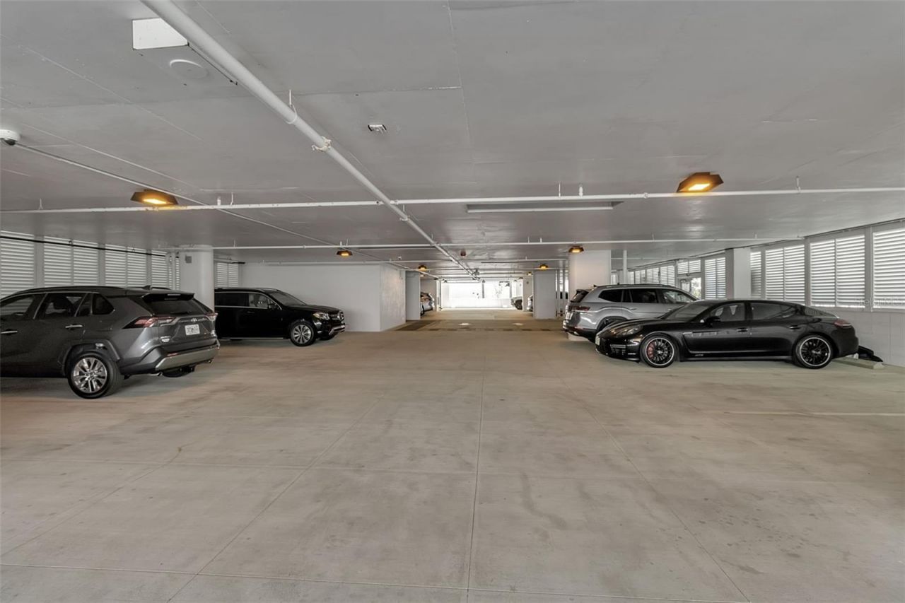 1035 Seaside Drive, Unit 308, Sarasota, FL 34242 Photo