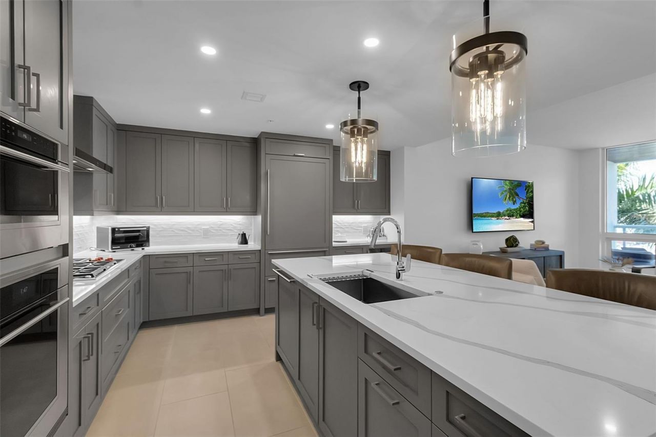 1035 Seaside Drive, Unit 308, Sarasota, FL 34242 Photo