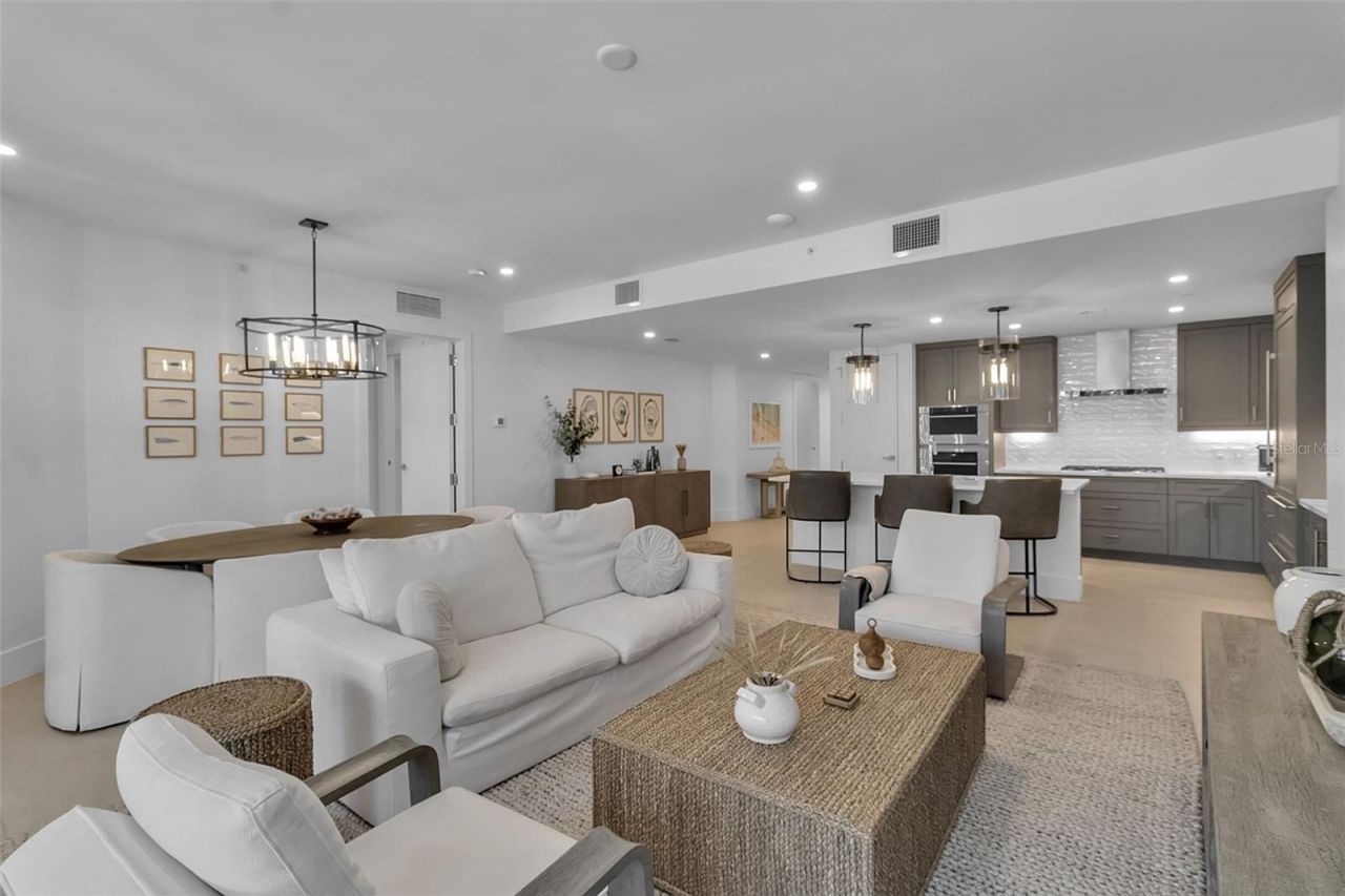 1035 Seaside Drive, Unit 308, Sarasota, FL 34242 Photo