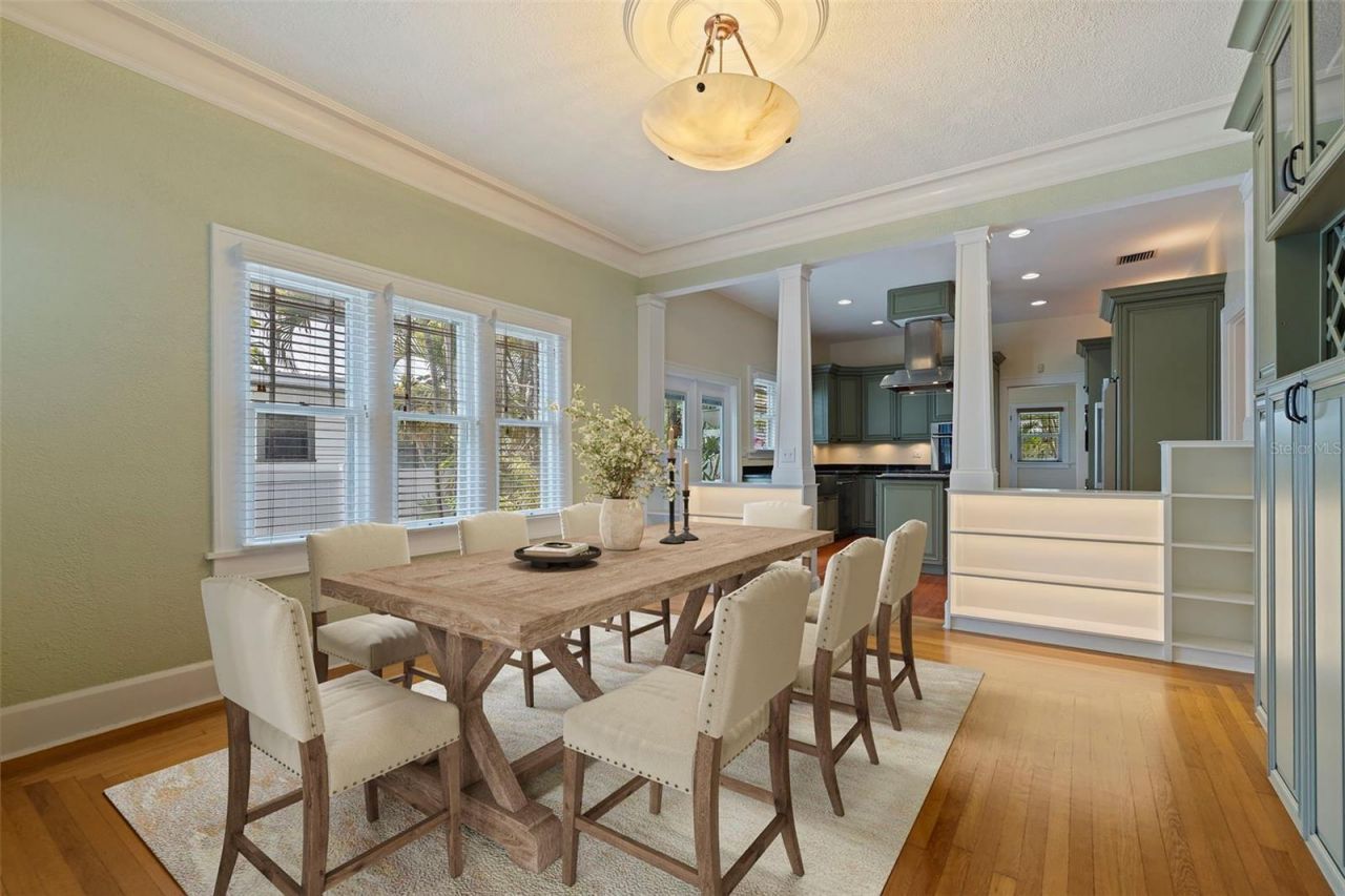 1260 10th Street N, Saint Petersburg, FL 33705 Photo