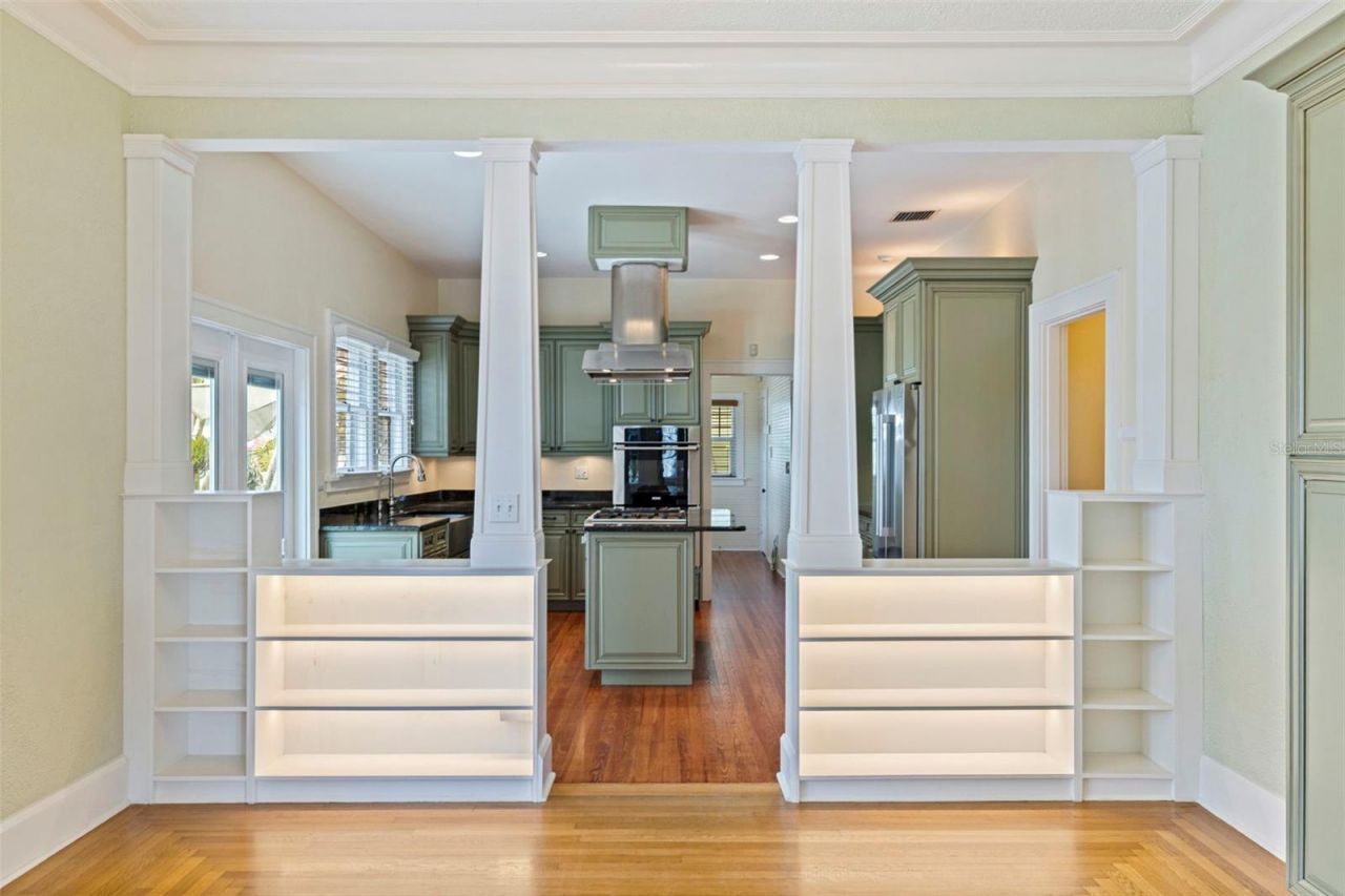 1260 10th Street N, Saint Petersburg, FL 33705 Photo