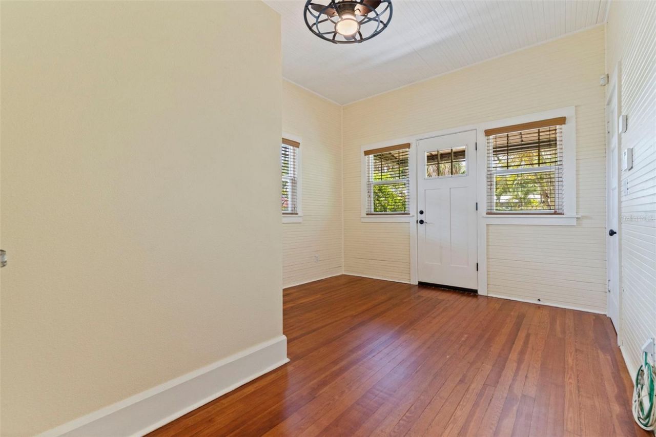 1260 10th Street N, Saint Petersburg, FL 33705 Photo