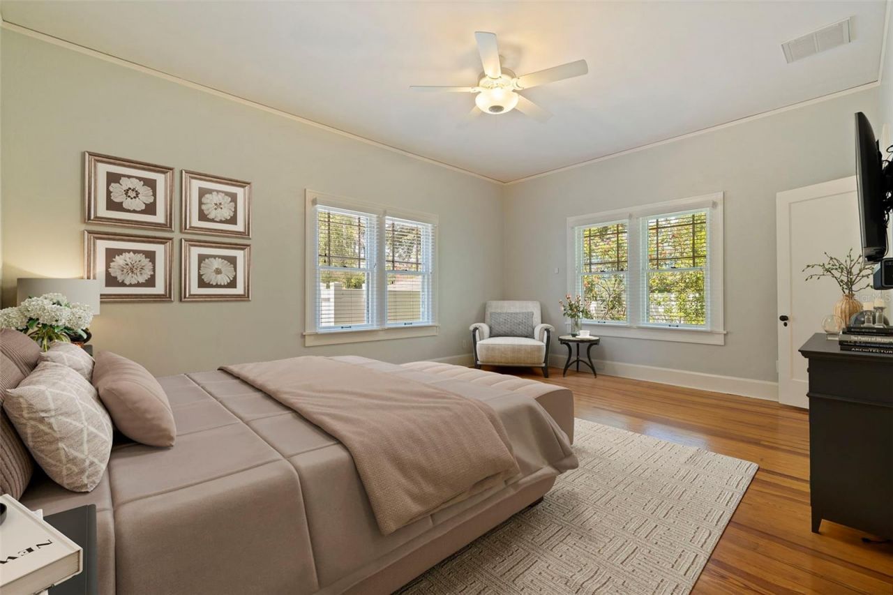 1260 10th Street N, Saint Petersburg, FL 33705 Photo
