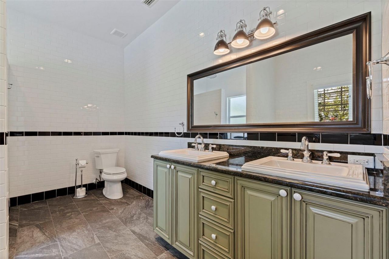 1260 10th Street N, Saint Petersburg, FL 33705 Photo