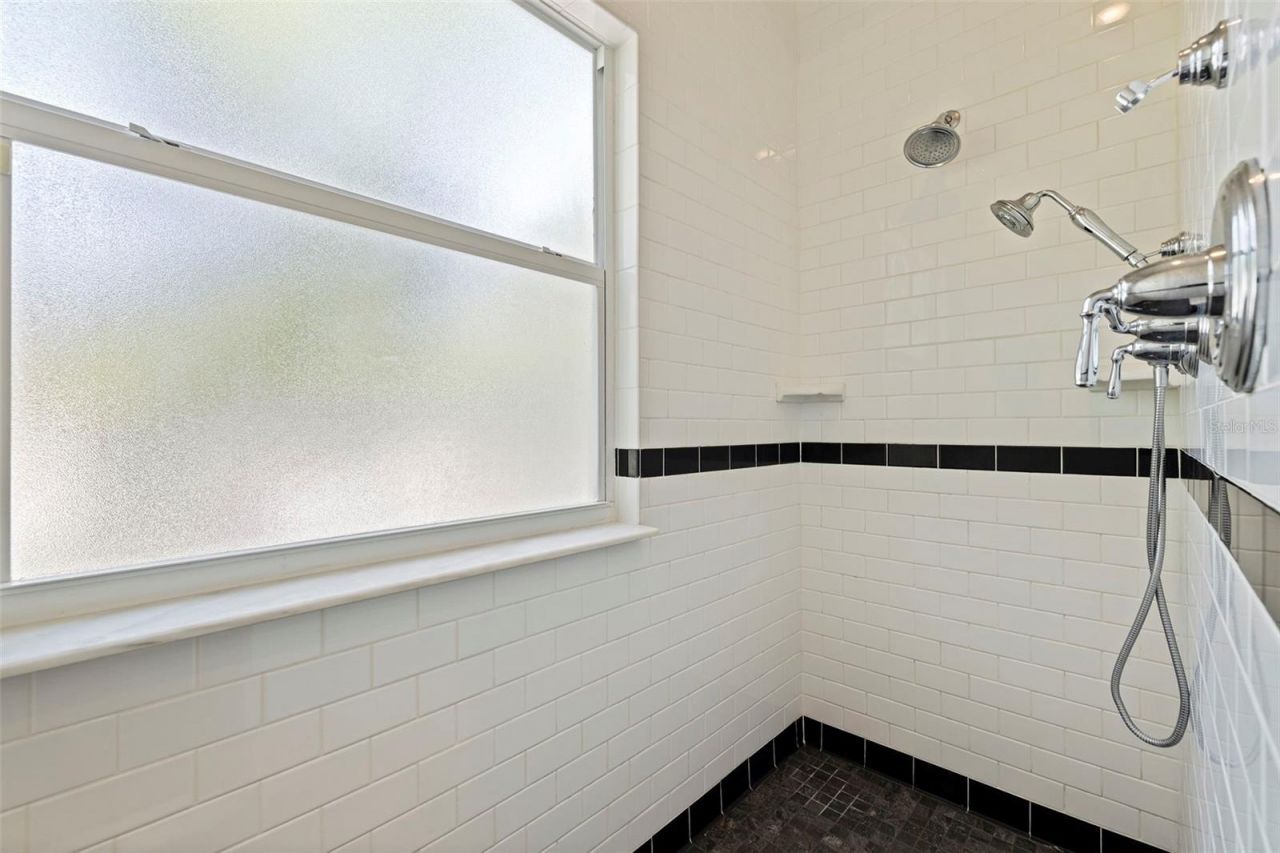 1260 10th Street N, Saint Petersburg, FL 33705 Photo