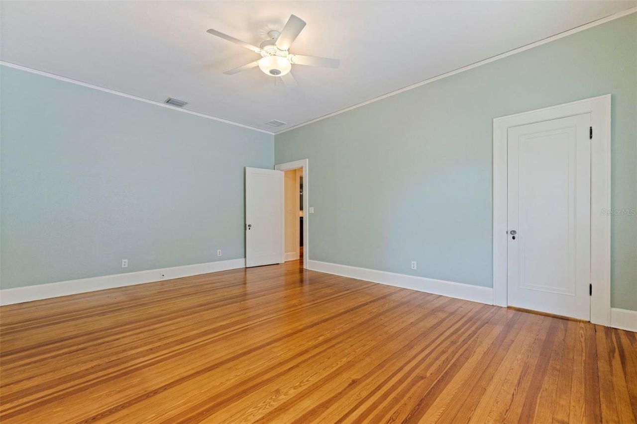 1260 10th Street N, Saint Petersburg, FL 33705 Photo
