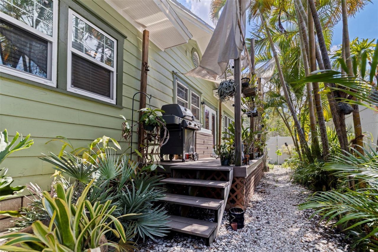 1260 10th Street N, Saint Petersburg, FL 33705 Photo