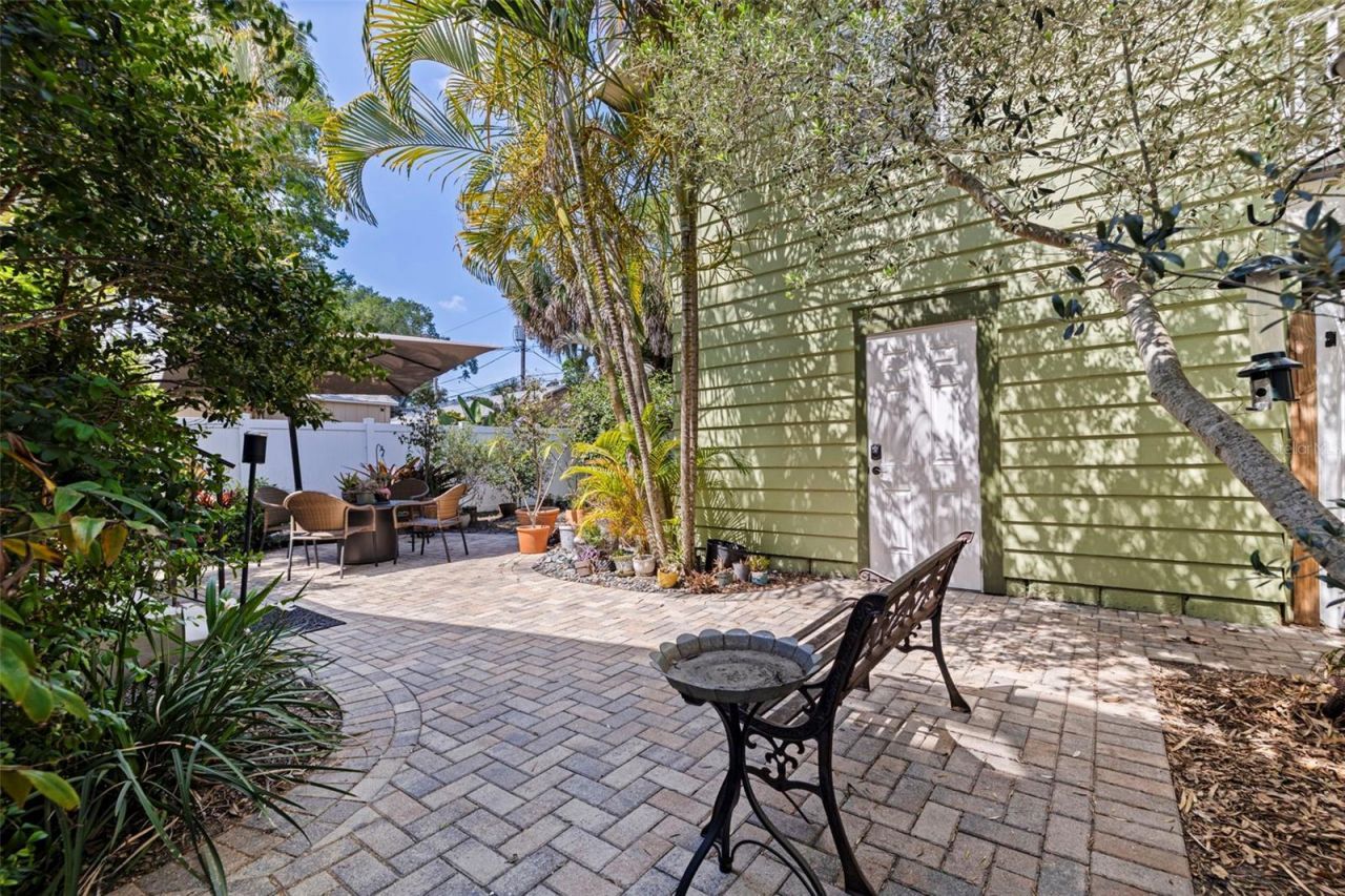 1260 10th Street N, Saint Petersburg, FL 33705 Photo