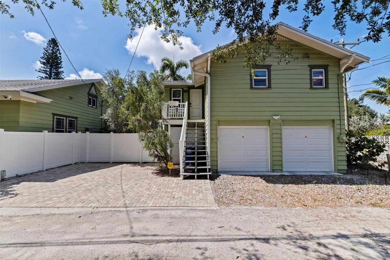 1260 10th Street N, Saint Petersburg, FL 33705 Photo