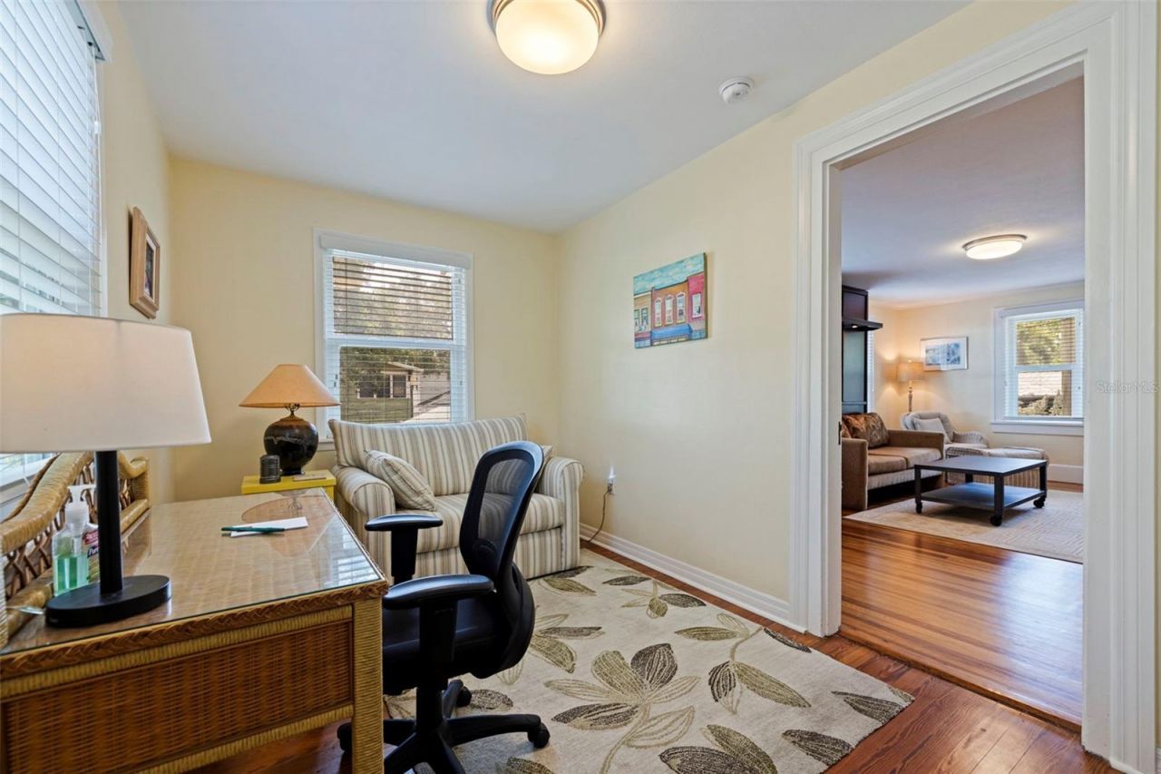 1260 10th Street N, Saint Petersburg, FL 33705 Photo