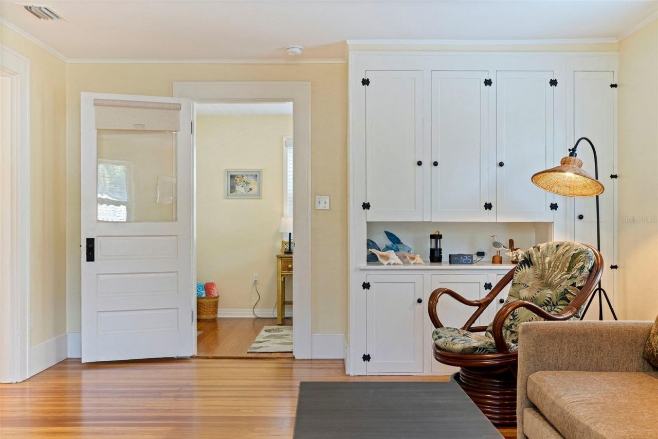 1260 10th Street N, Saint Petersburg, FL 33705 Photo