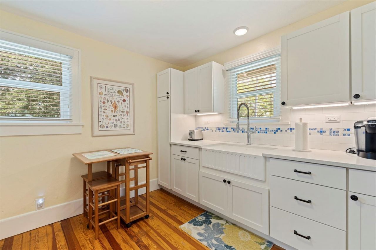 1260 10th Street N, Saint Petersburg, FL 33705 Photo