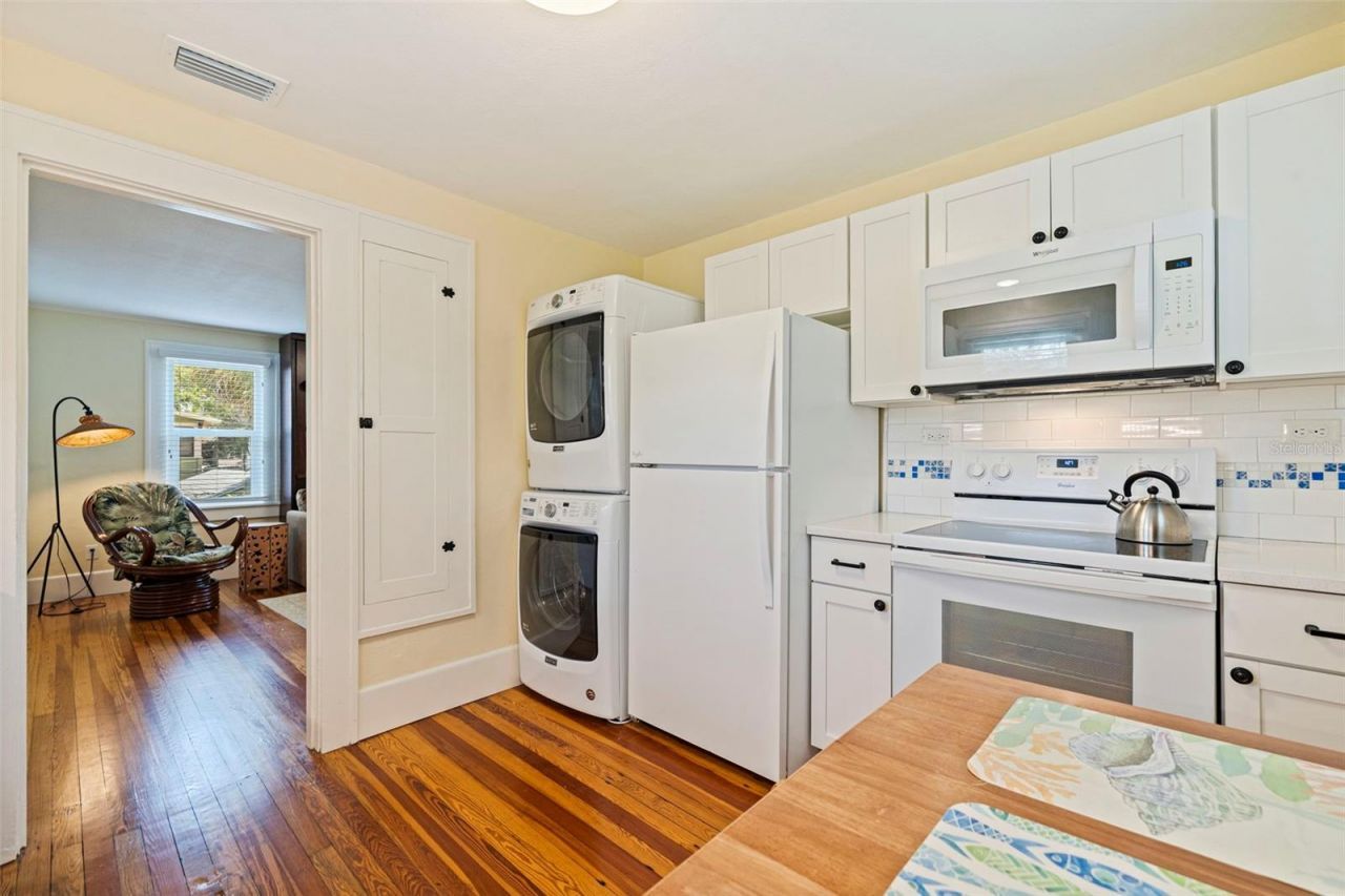 1260 10th Street N, Saint Petersburg, FL 33705 Photo