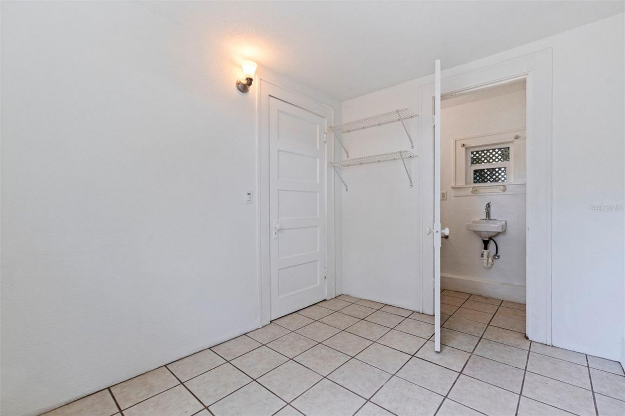1260 10th Street N, Saint Petersburg, FL 33705 Photo