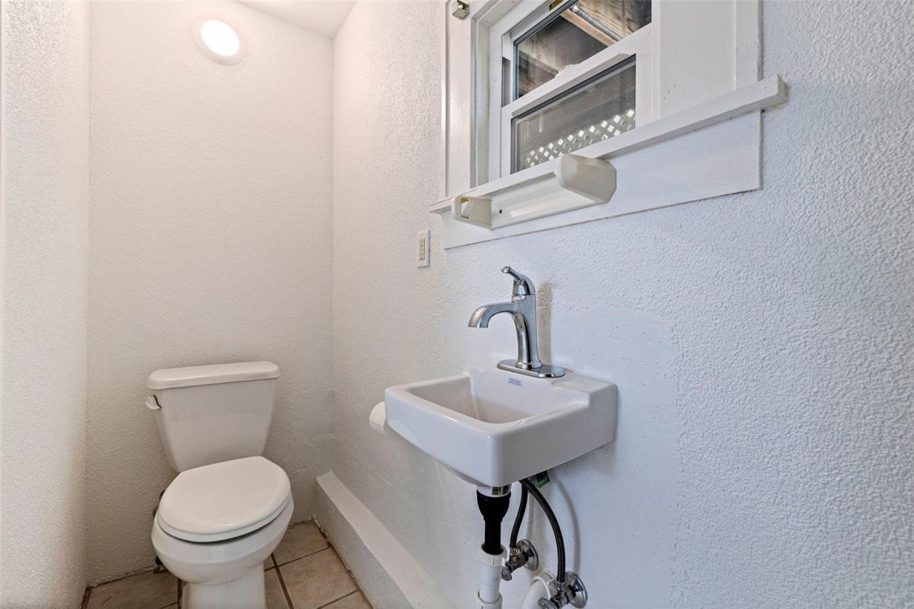 1260 10th Street N, Saint Petersburg, FL 33705 Photo
