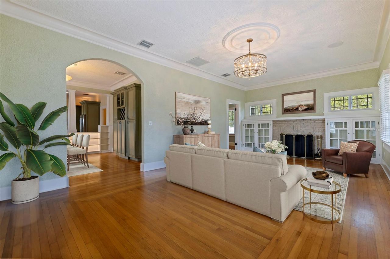 1260 10th Street N, Saint Petersburg, FL 33705 Photo