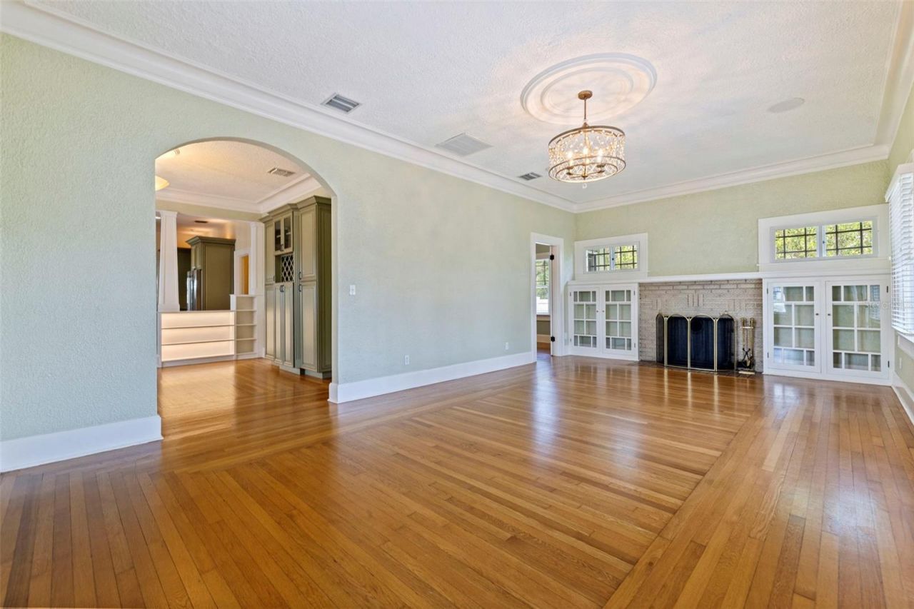 1260 10th Street N, Saint Petersburg, FL 33705 Photo