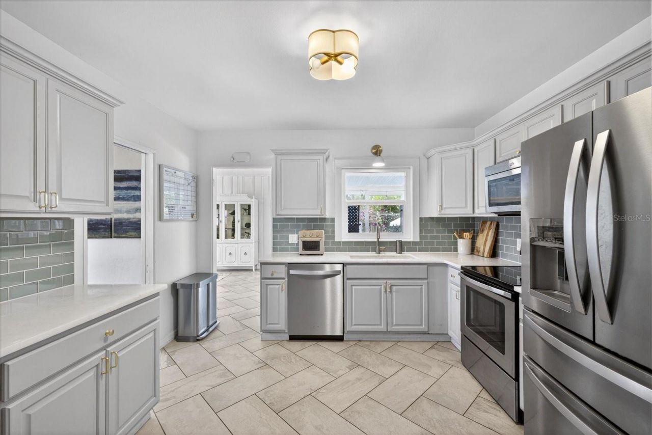 2400 9th Avenue N, Saint Petersburg, FL 33713 Photo